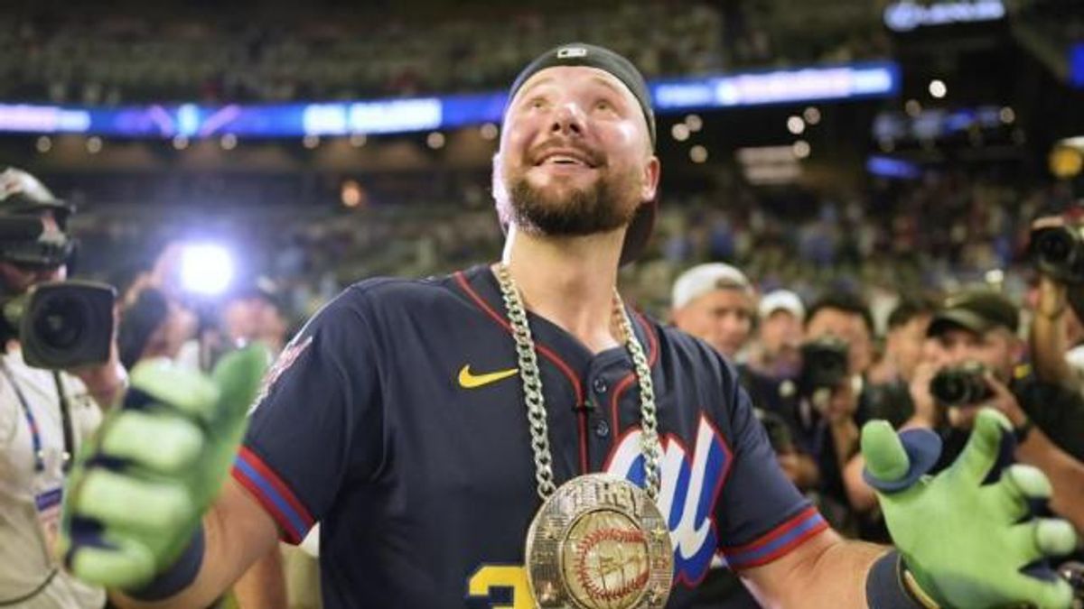 North Carolina native Cal Raleigh wins home run derby with family ...